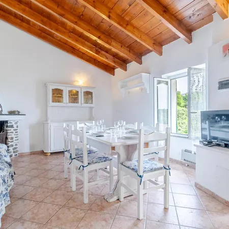 In Moneglia Ge Apartment *