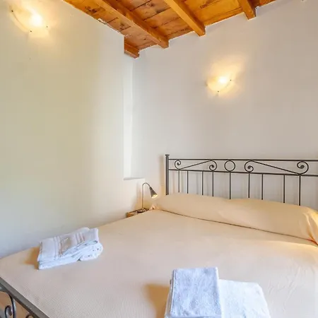 Lovely In Moneglia Ge With Kitchen
